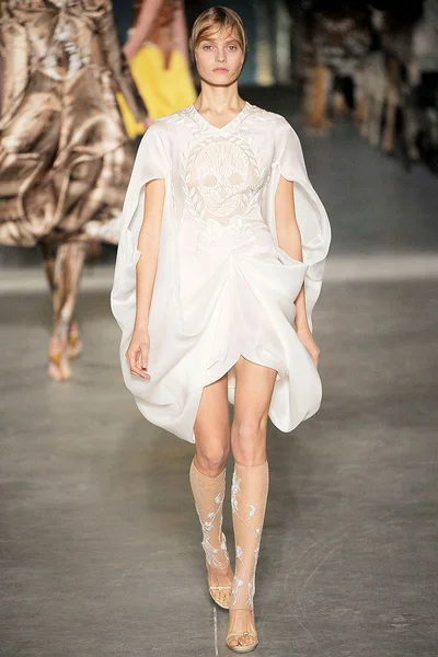 Look 7